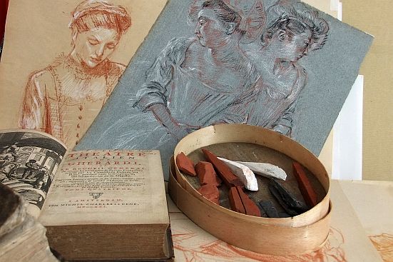 model van een ovale spanen krijtdoos met natuurkrijt